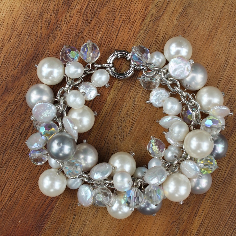 Pearls & Crystal Set - Picture 4 of 8